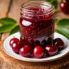 Банка вишневого варенья